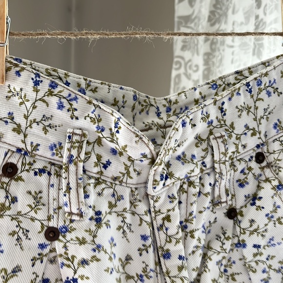White Denim Floral Shorts - Picture 2 of 4